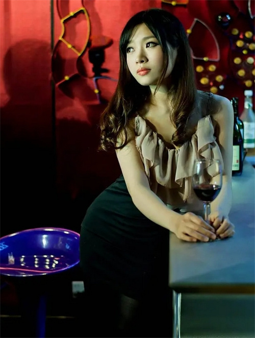ϾKTVļ۸ʵķϾKTVɧڲװޱһ豸ǶáСз󷿻Ǻ󷿣ĲͬԾ黶ױȵ顣 Ԥ Сѩ152-5027-7109