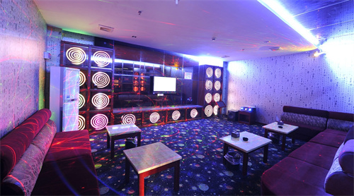 Ͼ껪KTV߶˵ĵκͽɫɫǶĽӱࡢƸгǿԼ۱ȸߣڴȫ߶KTVĵ䷶ Ԥ ã173-1675-8531Vͬ Ͼ껪KTVҹܻһ 680 8 44Ů 98010