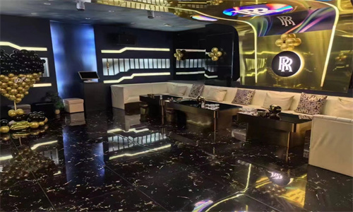 ���գ��Ͼ��еĺ�������KTV�г����Ʋ�������󶥼����ֳ���ƾ����Զ��ص�������׿Խ�ķ�����ӱ��������Ϊ������������е��³衣�����Ǳ�����ѡ�����Ͼ�����������KTV���а�������һ���߽���Щ�貵����ֵ��á� Ԥ���������������������ȣ� 193-9341-