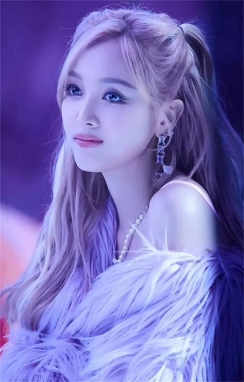 ϾʷƾõĳУŷḻĻŲִеķУKTVΪֵѡ֮ء죬һ̽ϾߵKTVа񣬸һݻ뼤顣 Ԥηƣ 173-756