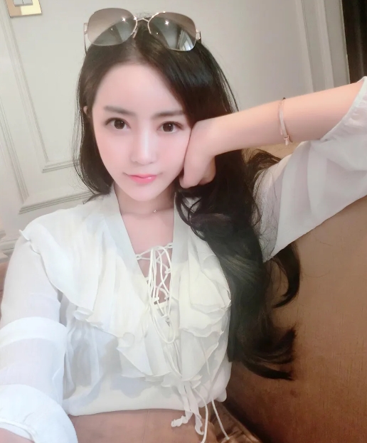 ���Ͼ��������������ĺ������У��������ֻ�ḻ��ʣ���������KTV�������Ǳ�����Ŀ�����죬���ǽ������߽��Ͼ���������KTV��������������ص�������Ƿ������顣 Ԥ������������������С�ۣ� 193-5843-4697 ��Vͬ���� ��һ�����Ͼ�������KTV����һ�� 8